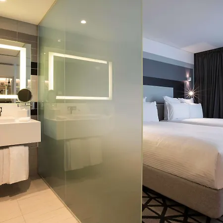 Pullman Sydney Airport Hotel Exterior photo A room at the hotel